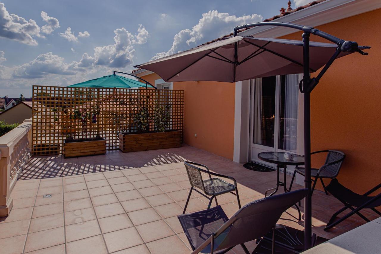 Villa Des Chenes-Adult Only Saint-Doulchard Exterior foto