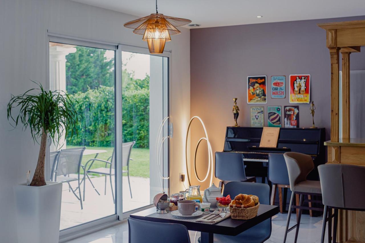 Villa Des Chenes-Adult Only Saint-Doulchard Exterior foto