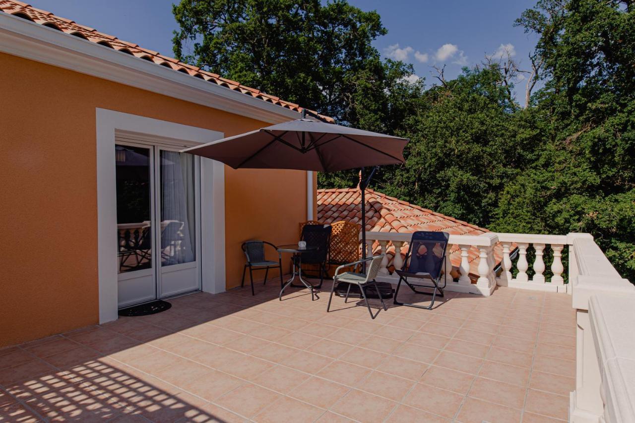 Villa Des Chenes-Adult Only Saint-Doulchard Exterior foto